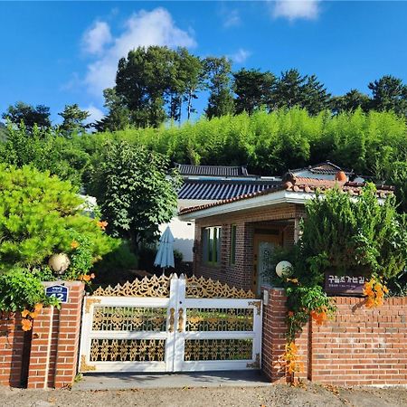 Gujeolcho Guesthouse Gyeongju Exteriör bild